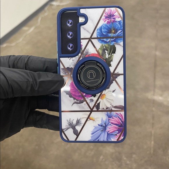 Accessories - Galaxy s22 magnetic kickstand case